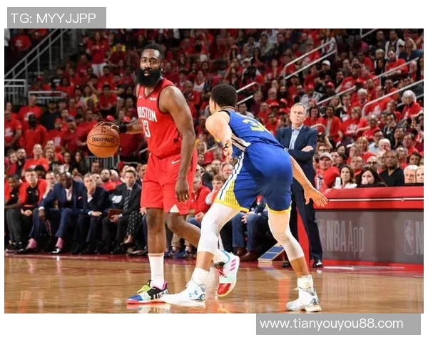 2019年火箭与勇士精彩对决比赛录像回顾与分析