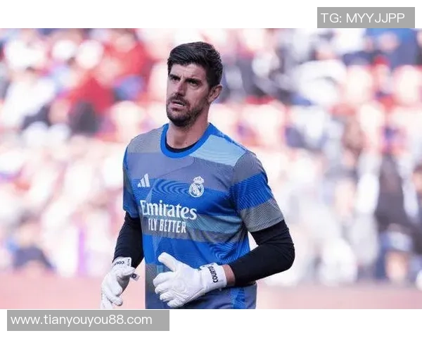 库尔图瓦的传奇之路：从青涩少年到世界级门将的成长历程