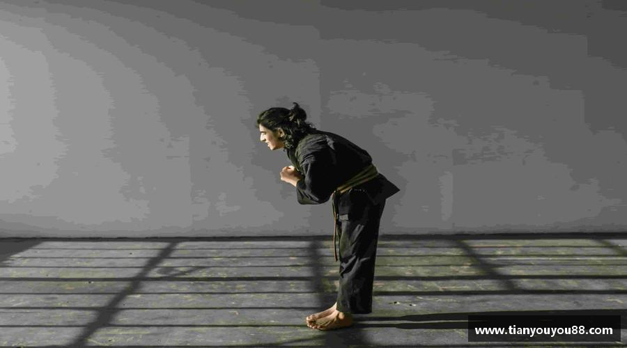 完美电竞登录挑战极限，追求卓越！